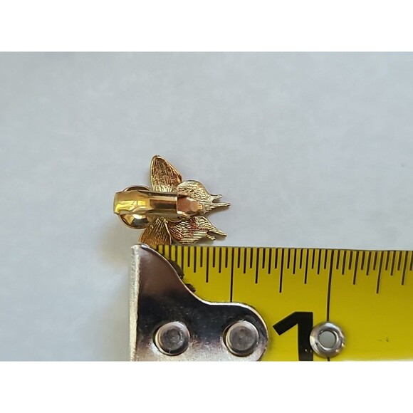 Enamel Butterfly Gold Tone Metal Butterfly Shaped Clip-on Earrings Vintage - Picture 9 of 10